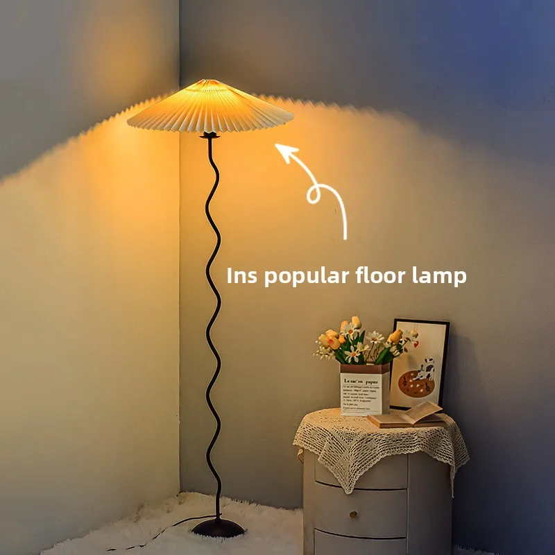 

Средневековая плиссированная лампа, японская диванная лампа для гостиной, скандинавская простая современная прикроватная лампа для спальни, торшер с теплой атмосферой