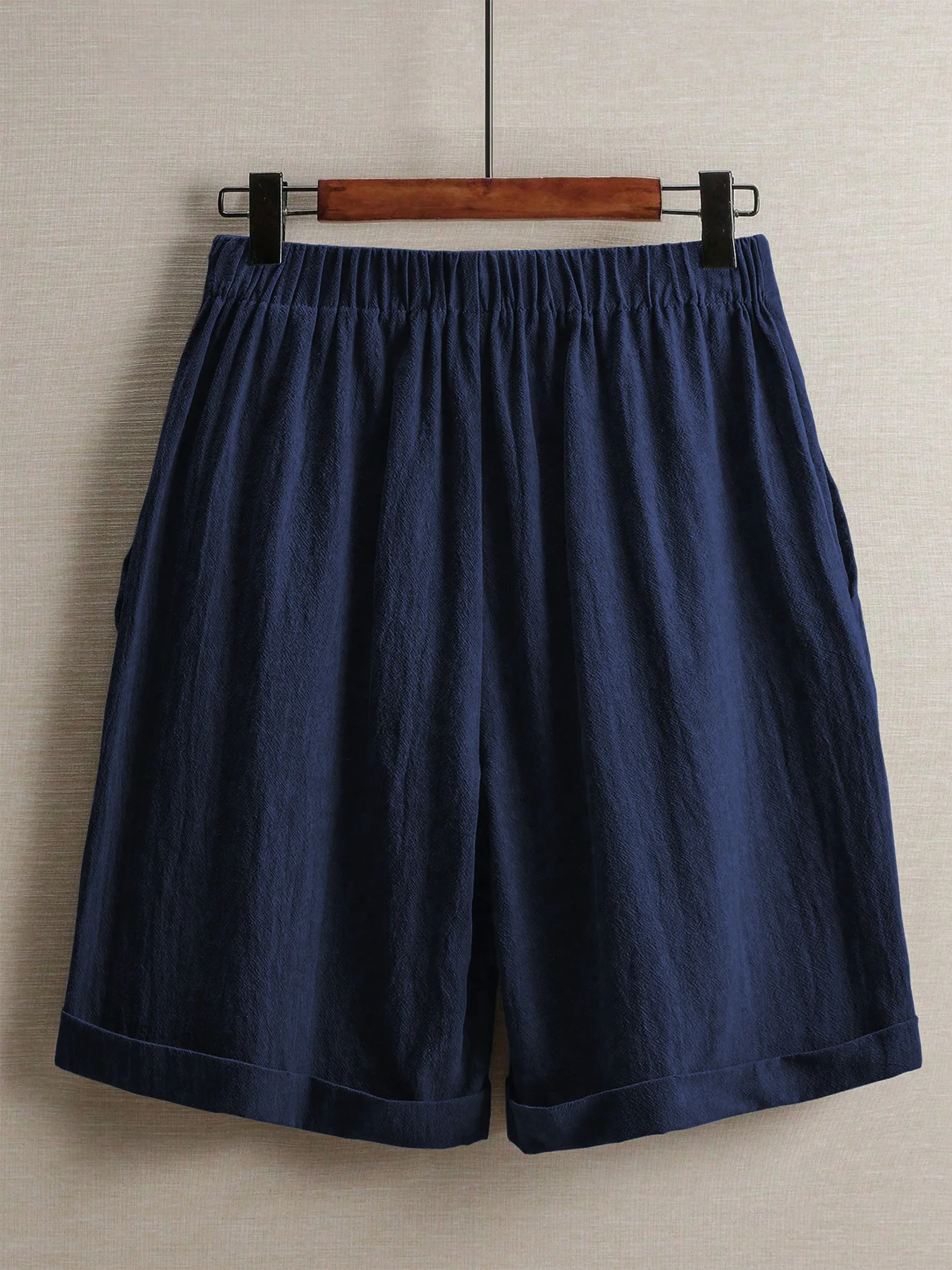 Sommerliche, leichte Damenhose mit fünf Taschen, weite, bequeme, gerade geschnittene Damenhose mit hoher Taille, modische Sport- und Freizeithose für den Außenbereich. – Detail 11