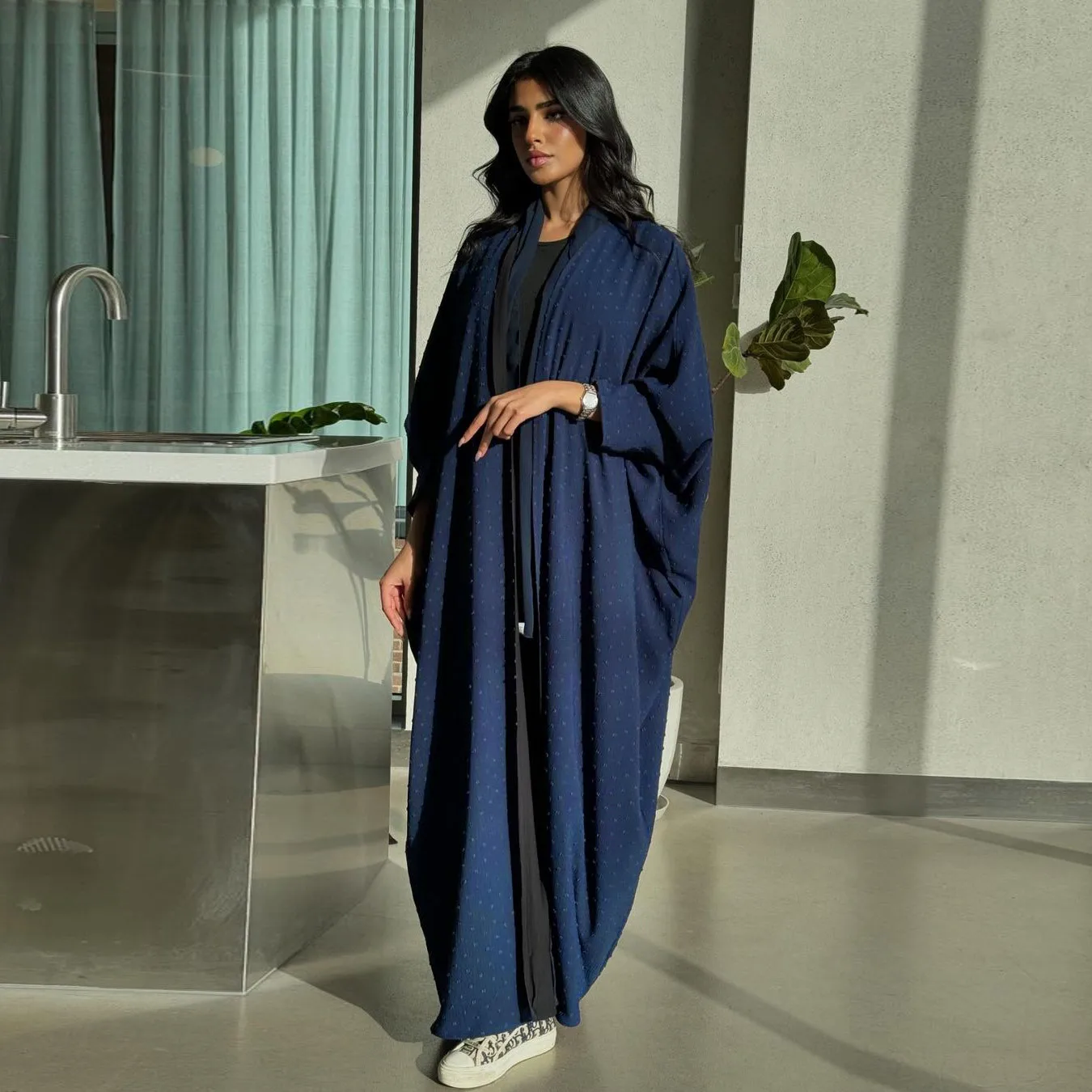 Neu eingetroffen: OEM, neueste Kaftan-Abayas, Dubai, arabische Designs, 2025, verifizierter Verkäufer, schwarze, schicke Abaya-Balle