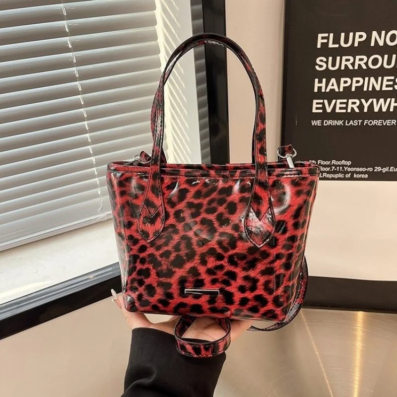 

Popular Classic High-End Leather Women's Crossbody Bag Luxury Brand Fashionable Elegant Daily Vintage Commuter Bag​