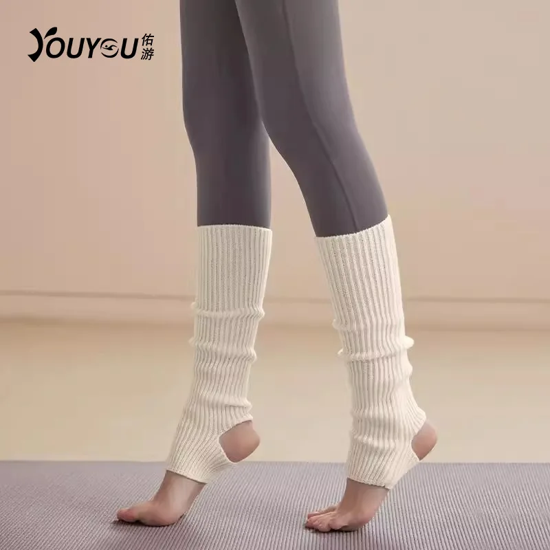 Women's Yoga Socks Knitted Mid-Calf Thick Warm Leg Protection Socks White Piles Socks Comfortable Breathable Autumn Winter