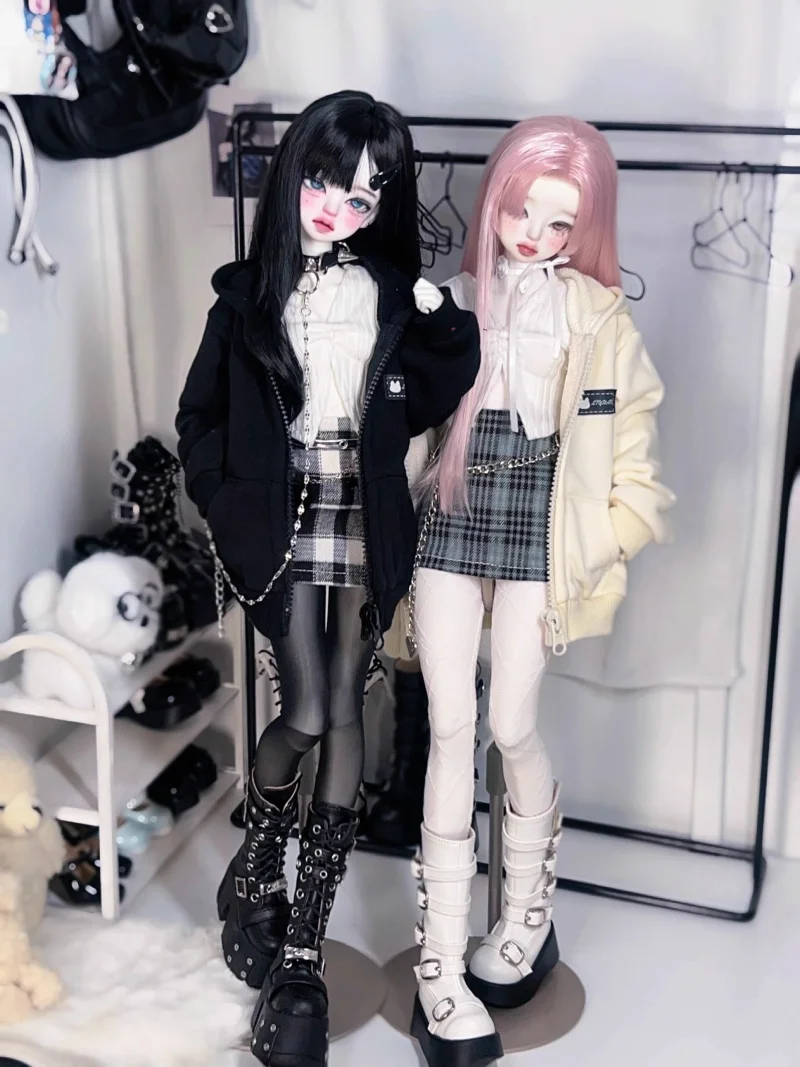 

bjd doll dress is suitable for a 1/4 size black and white suit with a hip-hugging skirt and a hot girl doll accessories
