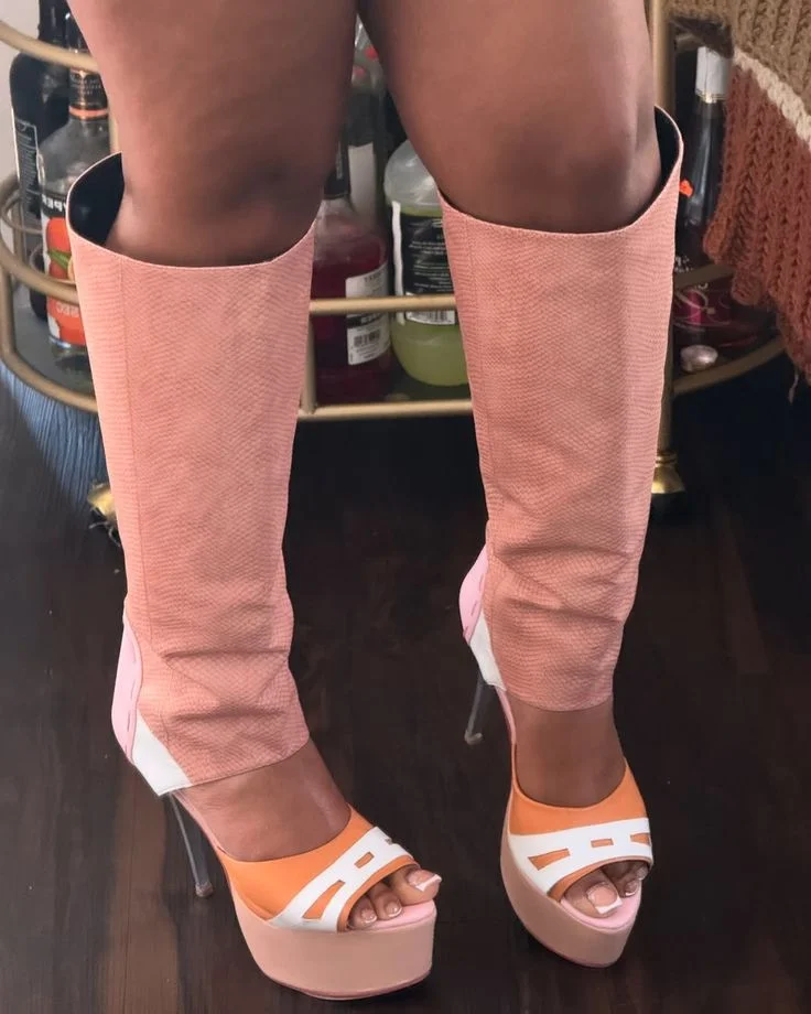 

2025 пикантные подиумные женские сапоги до середины икры на платформе, новые летние ботинки в стиле Ins на шпильке с открытым носком, модные вечерние повседневные сценические ботинки 35-45