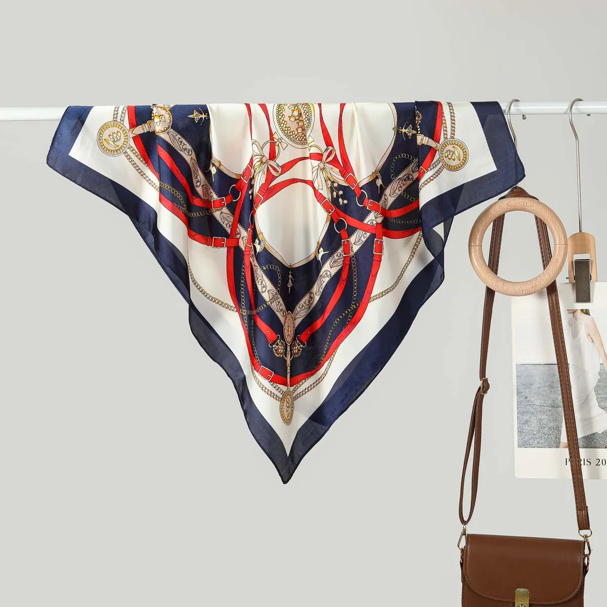 Vier-Eckschal aus Seide für Damen, Schal mit Satin-Aufdruck, Stirnband, Haarband für Damen, Umhängetasche für Damen, Schal für Damen, Kopftuch, 70 cm – Detail 9