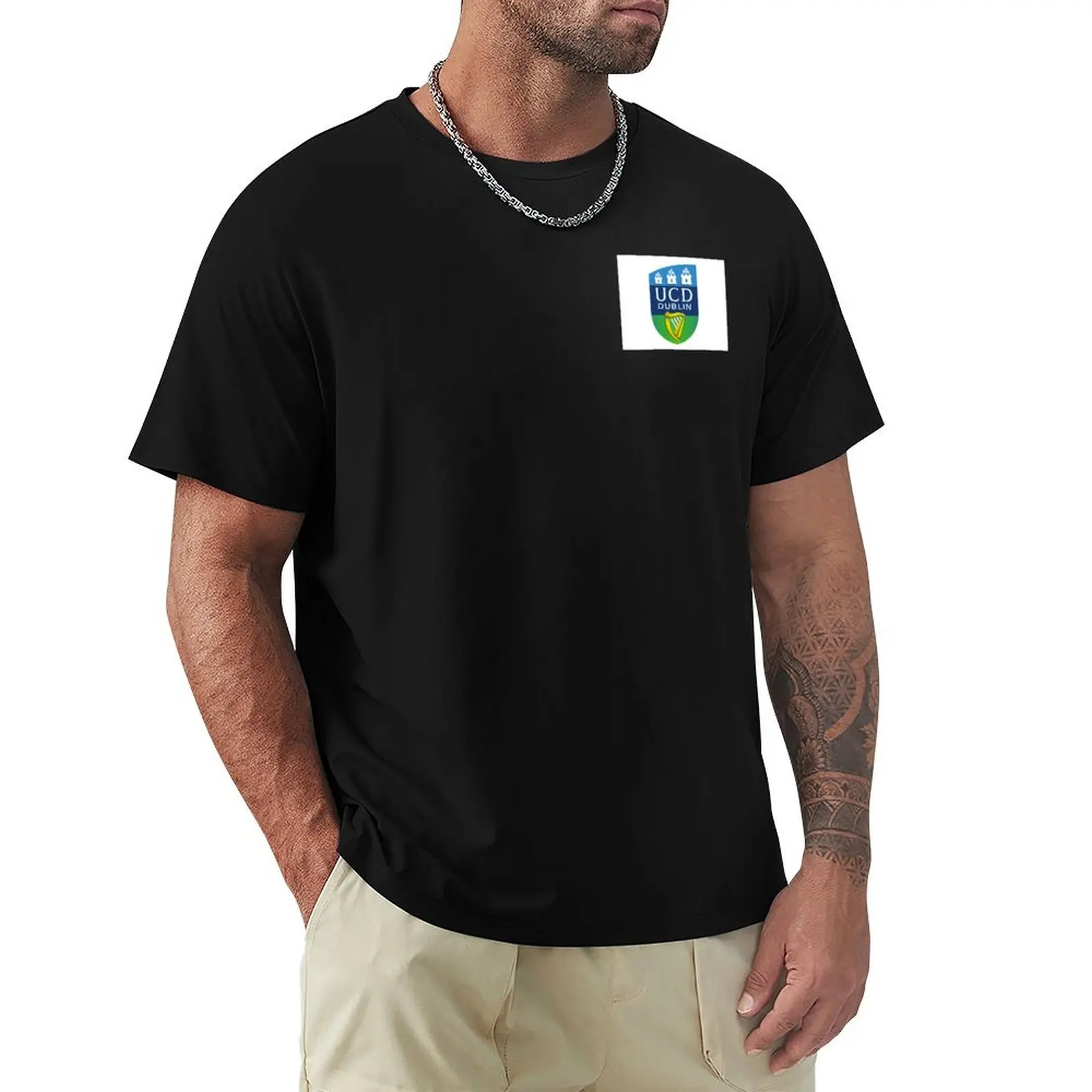 

UCD Crest T-Shirt Basic Tee Shirt for Everyday Outfit
