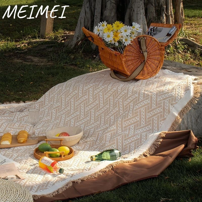 

Retro Outdoor Picnic Mat Moisture-proof Thickened Blanket Cloth Ins Style Pastoral Portable Camping Blanket Carpet with Tassel