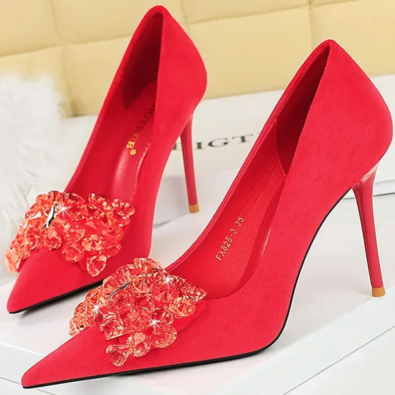 Kobiety Luksusowe 9cm Wysokie Obcasy Flock Banquet Dress Pumps Lady Pointed Toe Rhinestone Butterfly Knots Red Blue Green Elegant Shoes