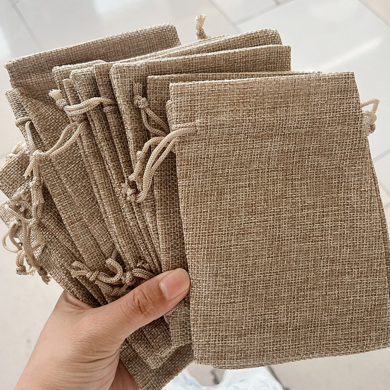 Sacs cadeaux vintage en jute e - Jute Bag Packaging avis et prix