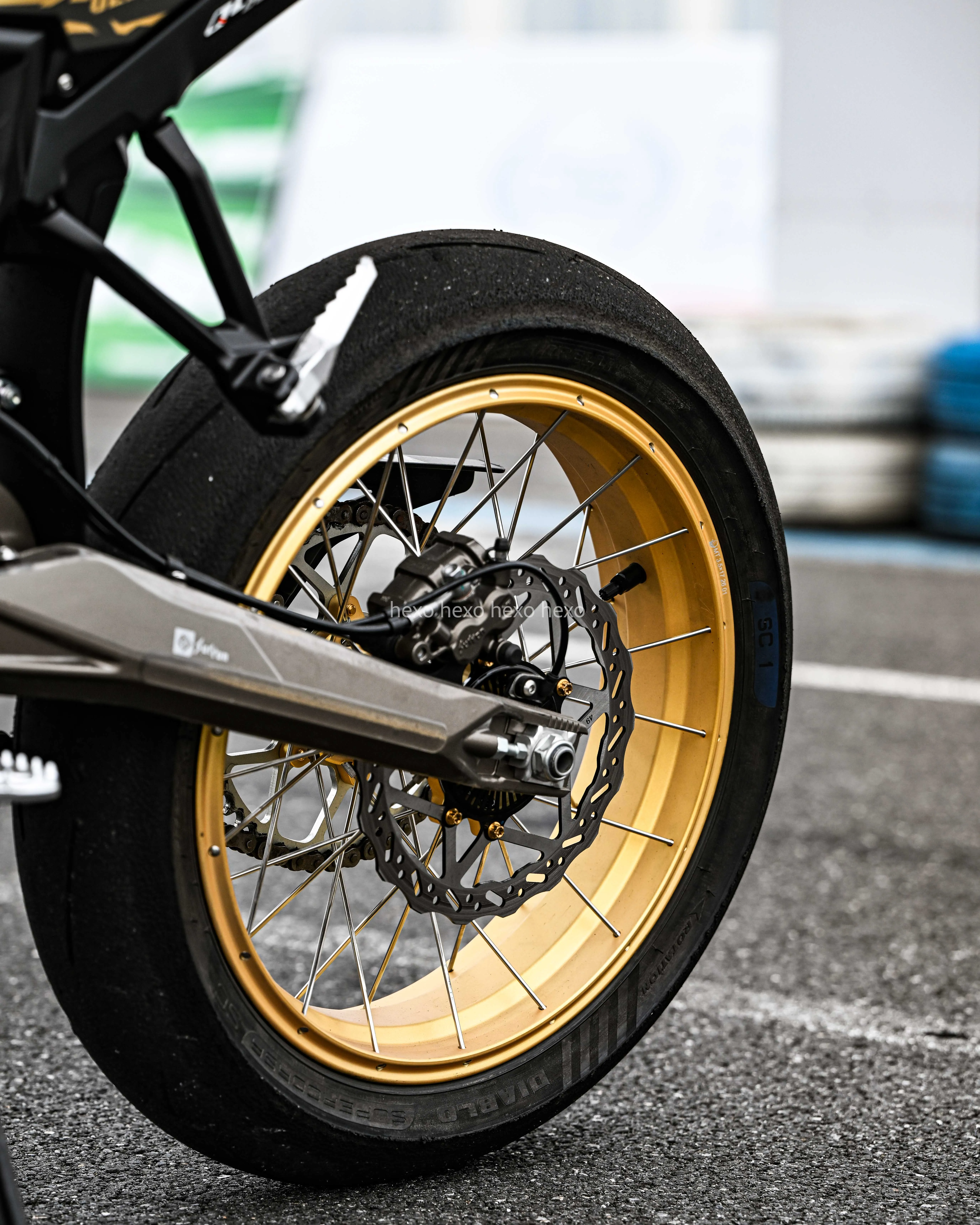 Ultra Bee Supermoto HEXO 17x3.0 Vacuum Aluminum Alloy Front Wheel Set for Sur Ron Ultra Bee Off-road Motorcycle High-Performance