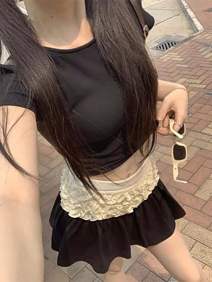 

Летний японский модный уличный костюм, черная футболка с коротким рукавом + лоскутная тонкая мини-юбка Y2k, элегантные комплекты из 2 предметов