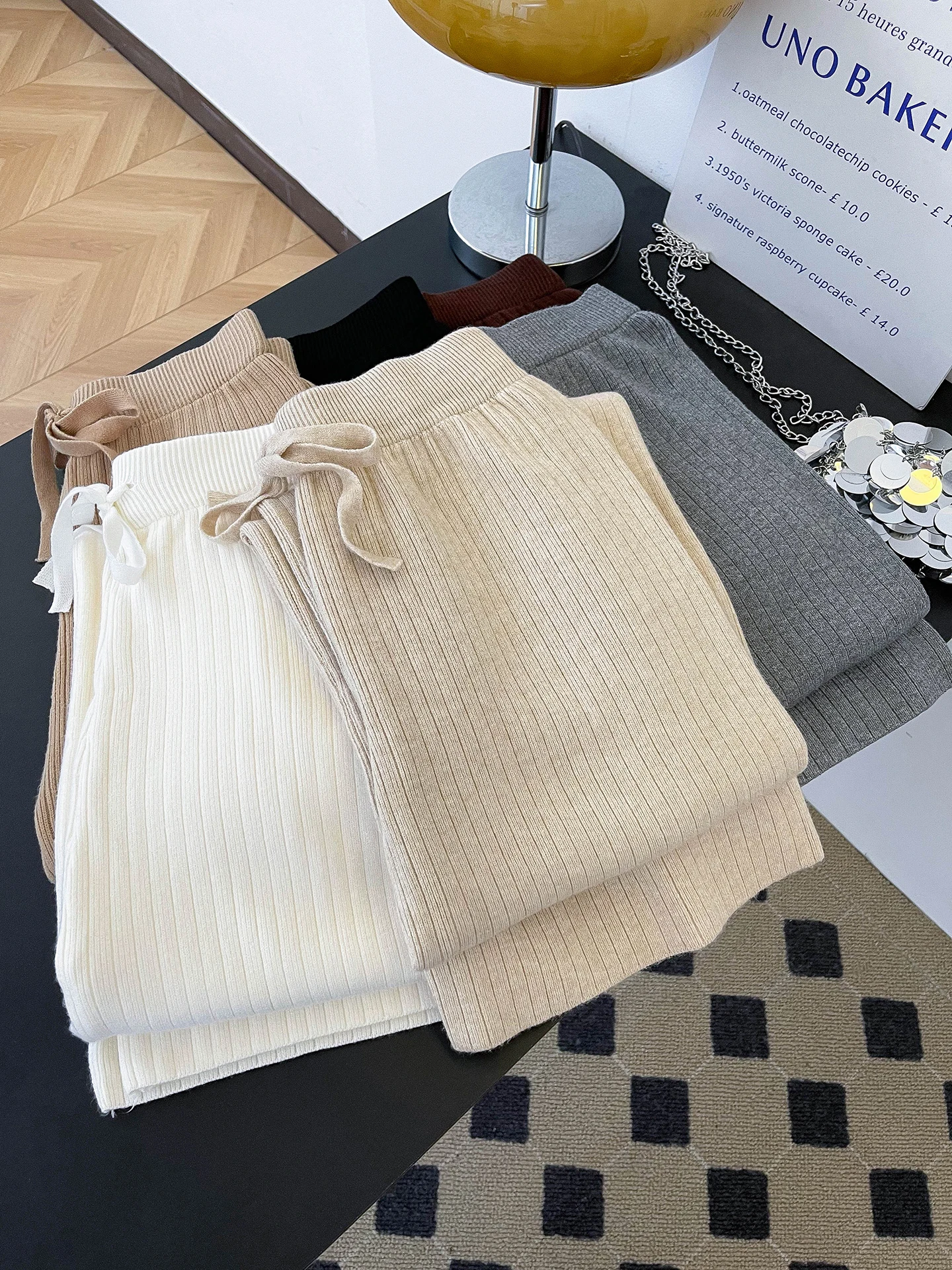 

Мягкие уютные вязаные брюки с широкими штанинами, женские брюки с высокой талией, свободные прямые брюки, осенне-зимний дизайн, моделирующий фигуру...