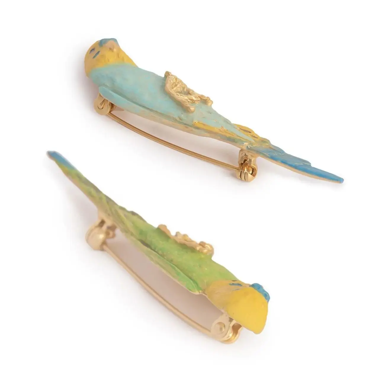 The Exquisite Bird-shaped Brooch Is a Fresh and Natural-style Home Decoration That Enhances the Beauty of the Space.
