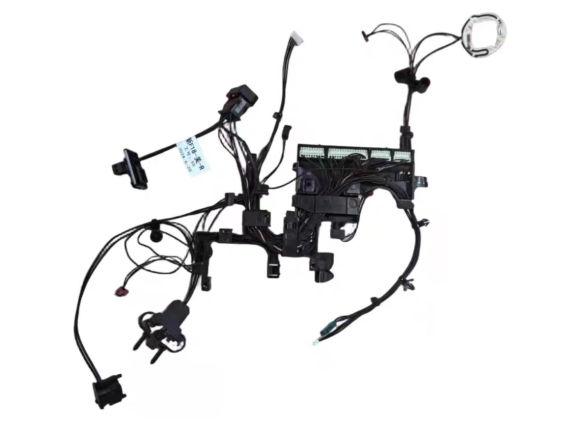 Suitable for BMW 5 Series F10 F18 14-17 American standard headlight harness, internal harness plug wire group
