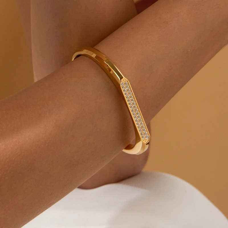 VAROLE Light Luxury Zircon Design Bracelet For Women Gold Color Cuff Bracelet Fashion Jewelry Direct Operated Store