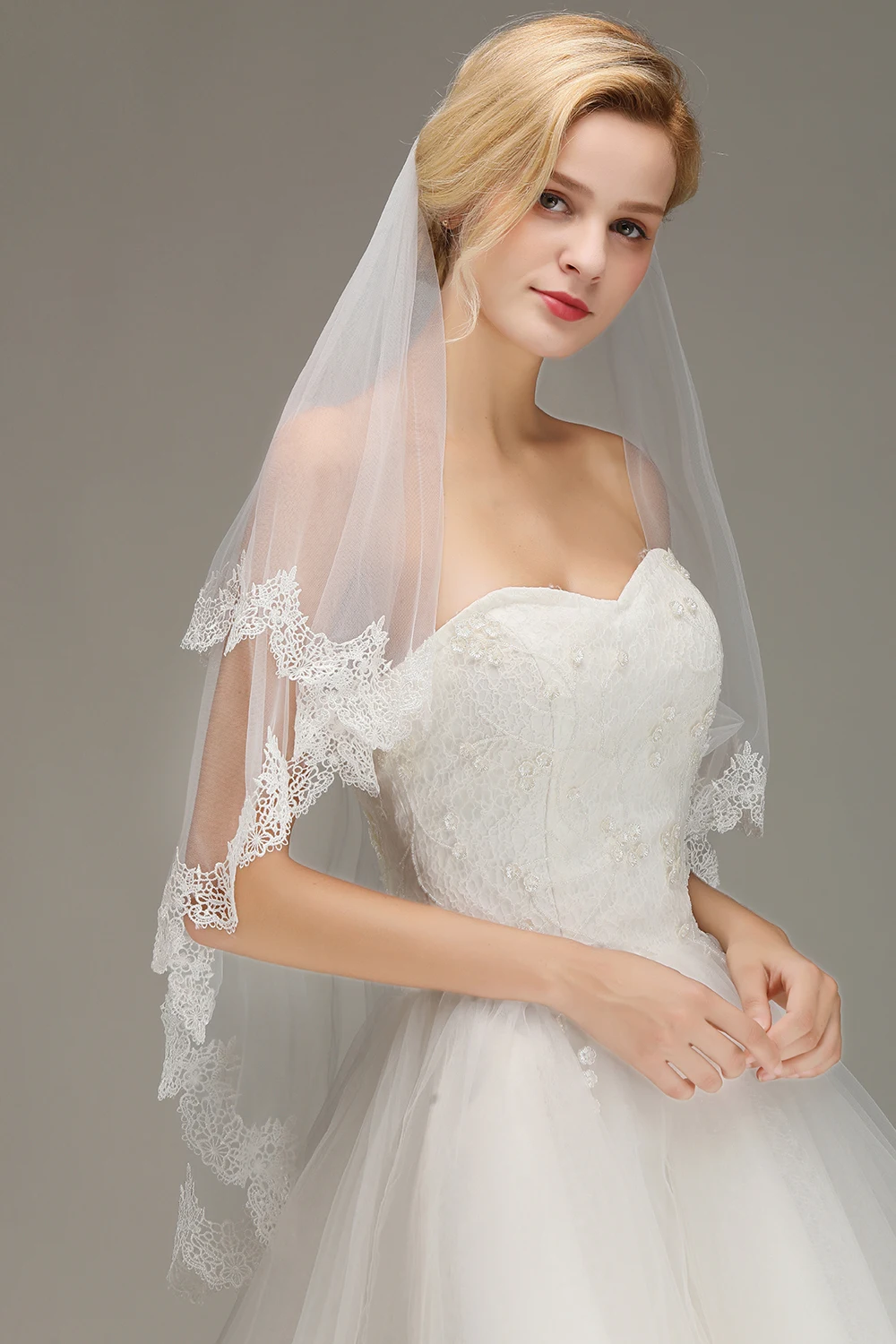 BABYONLINE Lace Edge Veil Short Bridal Elbow Length Two Tiered Veils with Comb Weding Bride Accessories