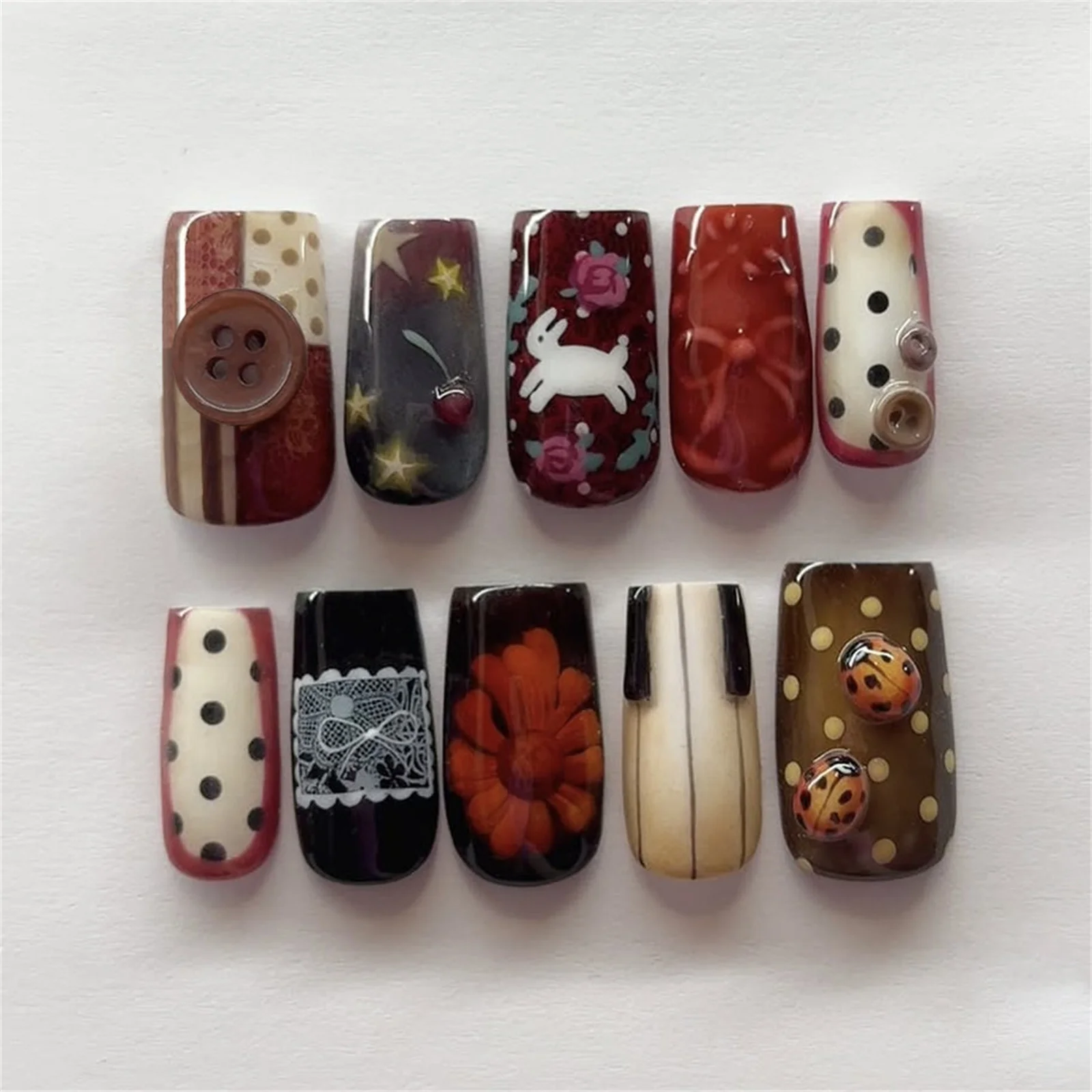 30pcs European Vintage Style Fake Nails Button Ladybug Polka Dot Rabbit Flower Designs Press On Nails Charming False Nail Tips