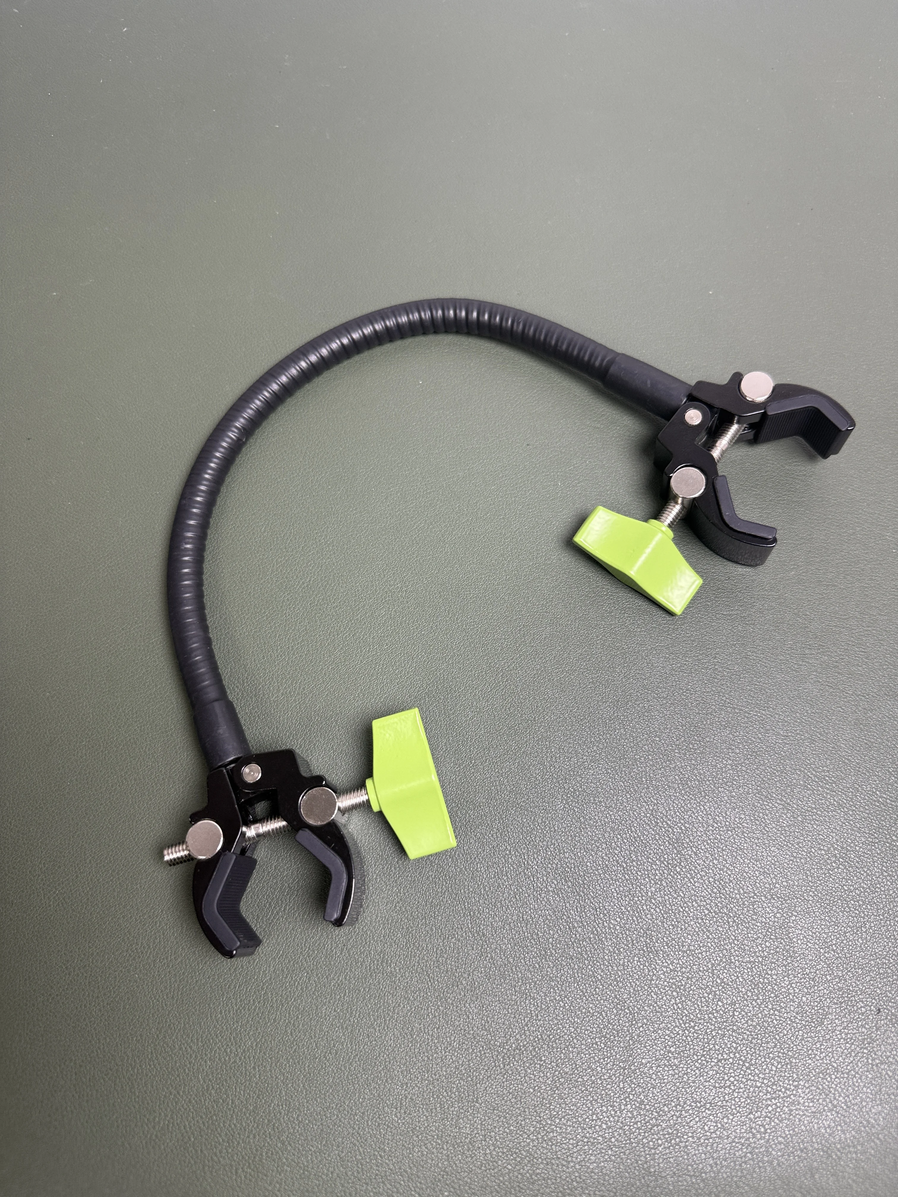 Universal Double Head Clamp 360 Movable Joint Fixed Support Stable Versatile Clamp for Mic Flashlight or Photo-Taking Props