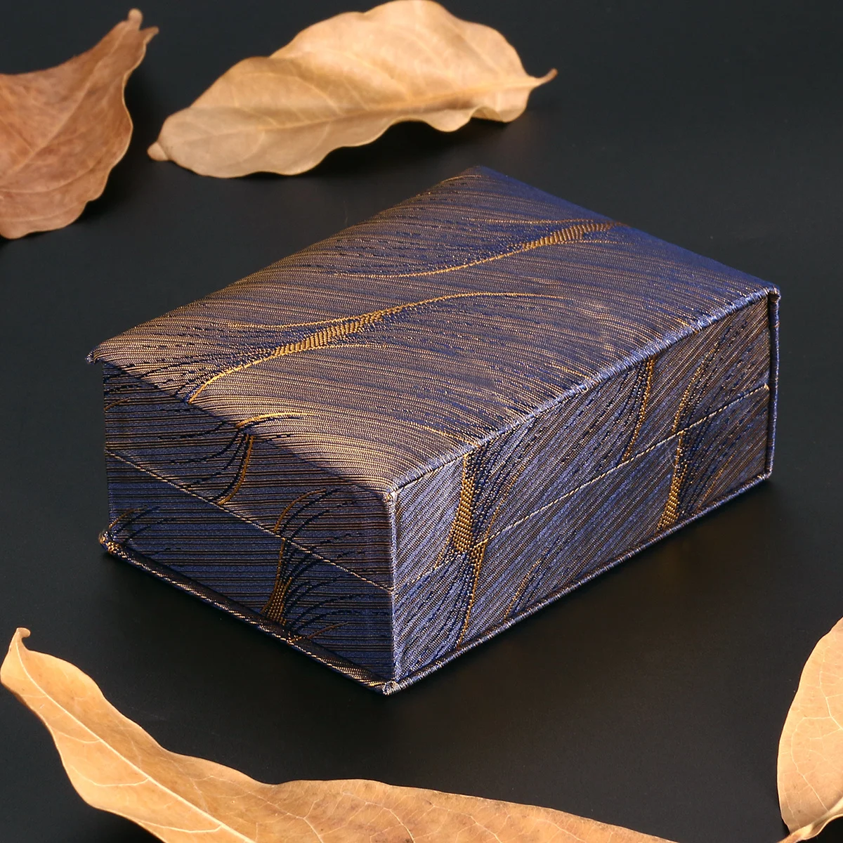 Box Large Brocade Cloth Pendant Case Dustproof Scratch Resistant Lined For Jewelry Storage Display Holder Pendant Gift Box