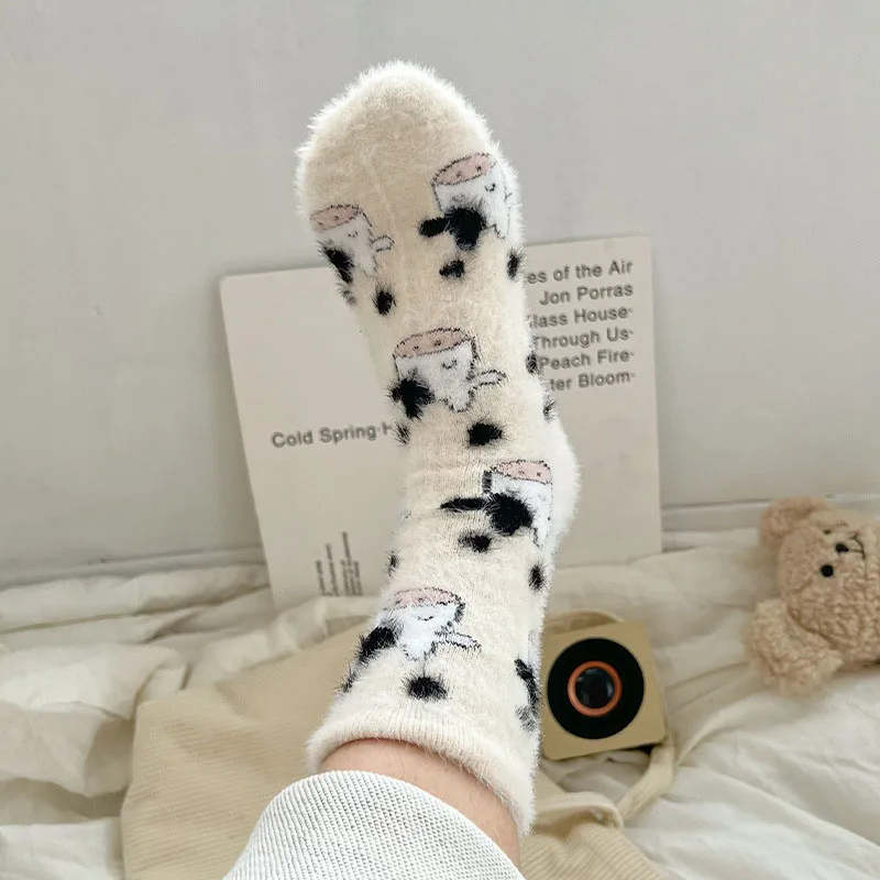 1/2Pairs Cartoon Cow Plush Mid-Tube Socks Women Girls Lovely Fuzzy Milk Spotted Pattern Thickened Stocking Autumn Winter Socks