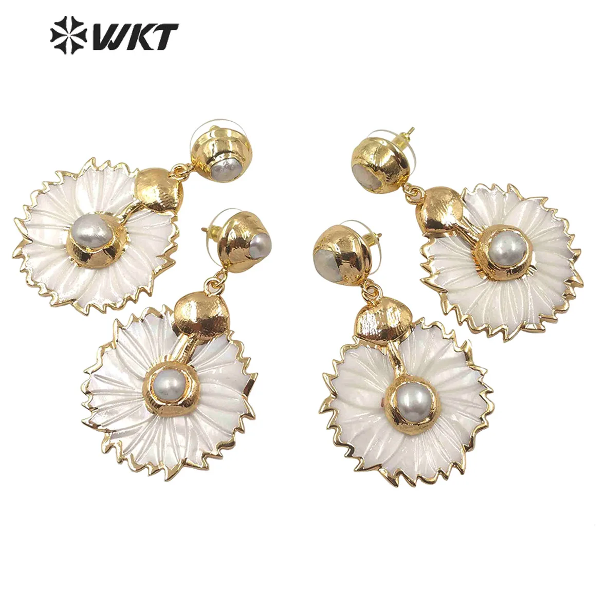 WT-E592 Wholesale White 18k Plated Dangle Earring With Real Pearl Charm Fashion Women Gold Flower Shell Decent