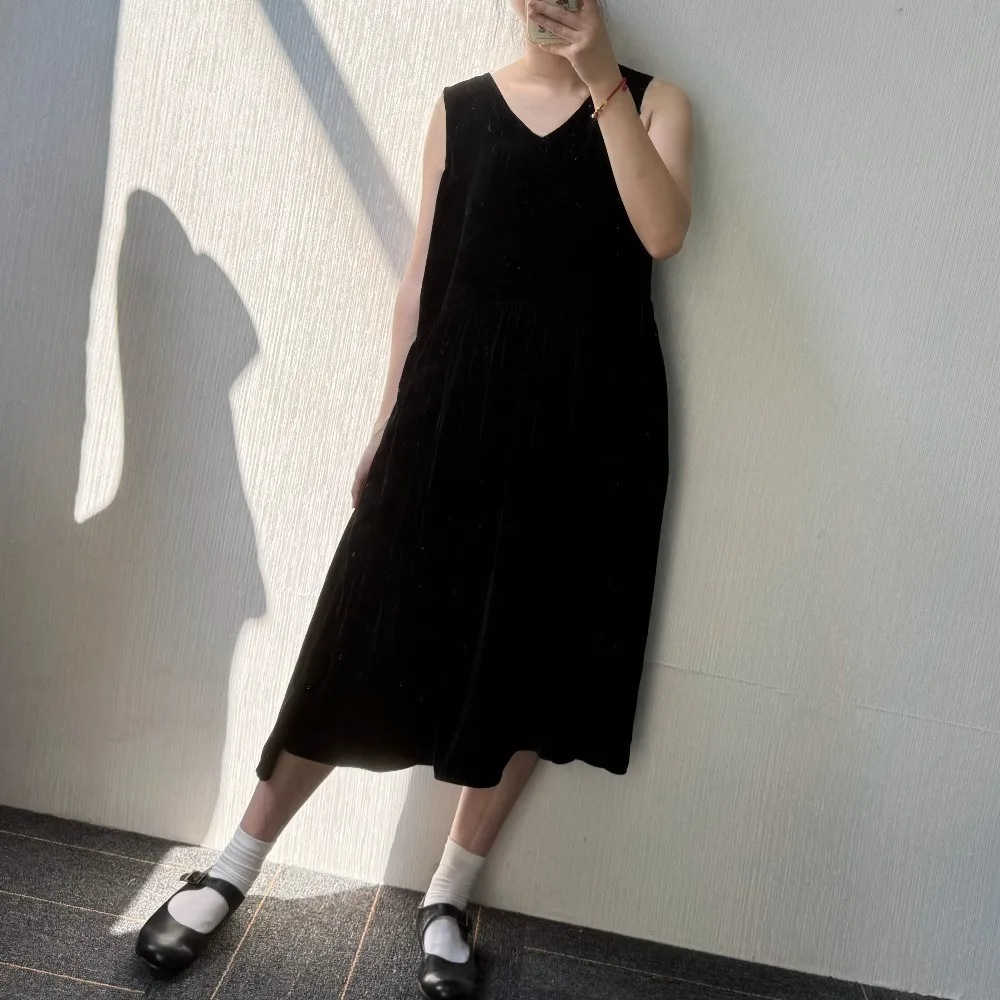 أزياء الخريف النسائية السوداء 30% التوت الطبيعي الحرير المخملية بلون فاتح فاخر سليم صالح جولة الرقبة فستان ريترو