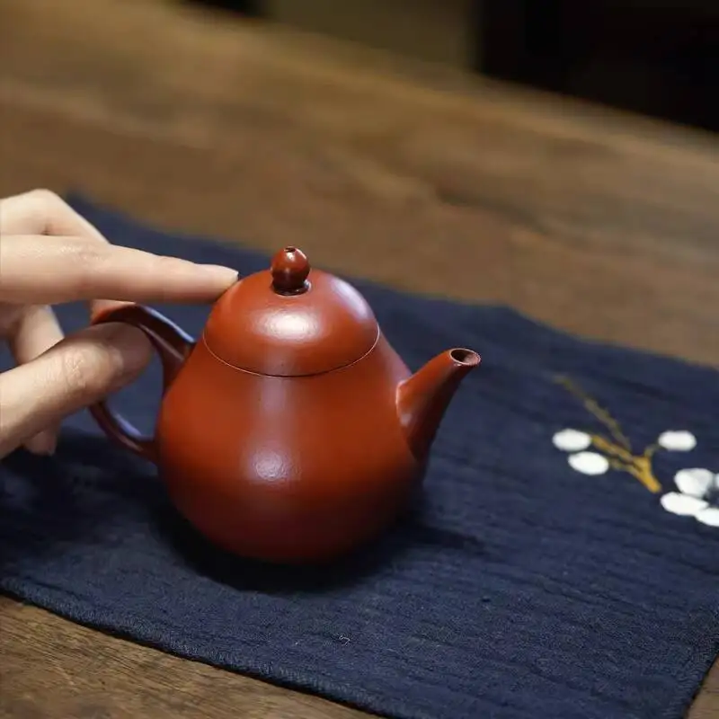 Changtaoyixing Zisha Teapot By Fu Zhijuan, Handmade Small Capacity Zhu Clay With Gold Leaf Decoration, Gao Li 140Cc