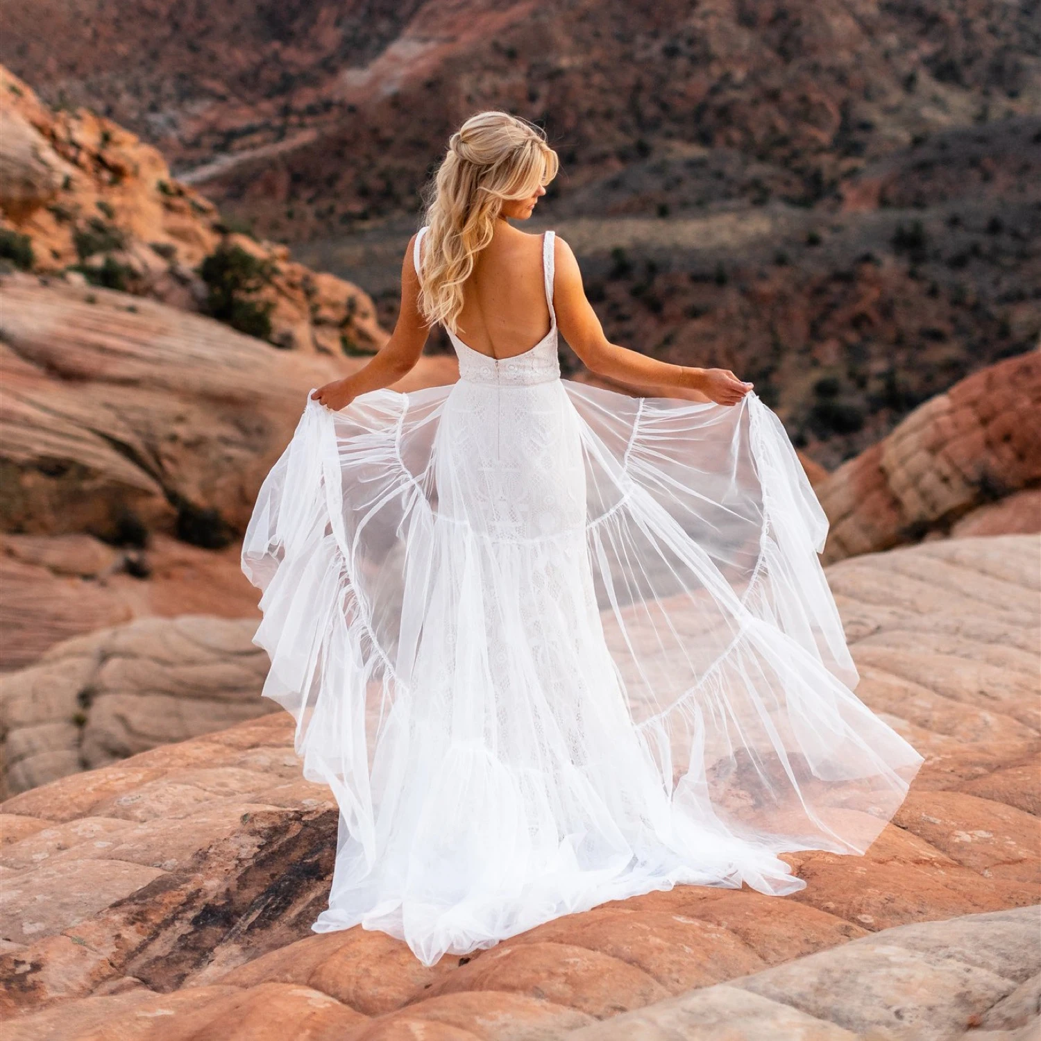 A Line Boho Elopement Tiered Net Customized Bridal Dress Sleeveless Scoop Low Cut Open Back Lace Elegant Long Wedding Gowns