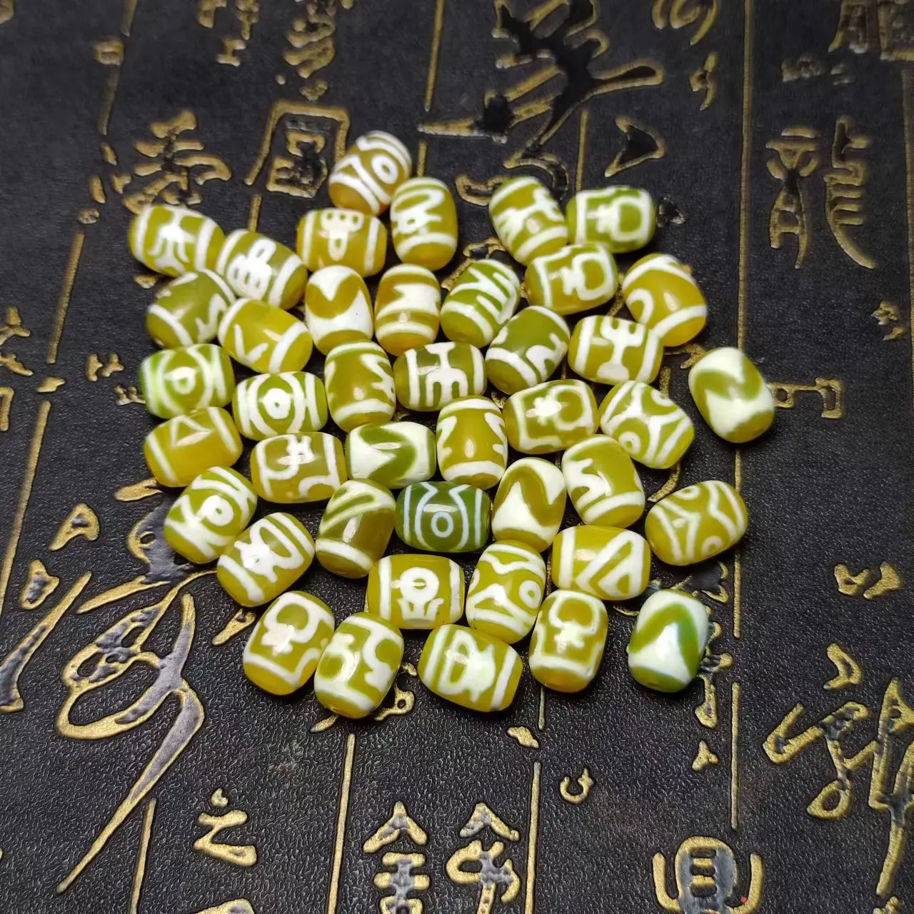 

20pcs/batch Tibetan God of Wealth Aquarius Various Totem Lemon/Green/White 14*10mm Agate Dzi Beads Jewelry DIY for Men&Women