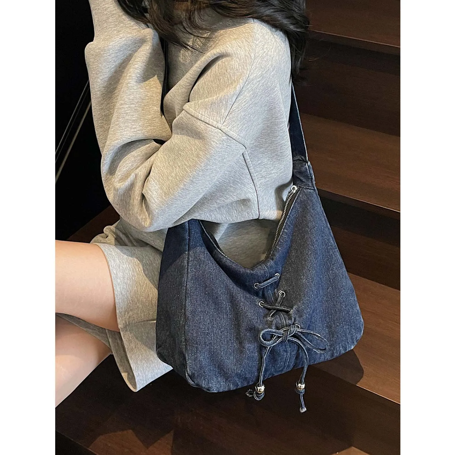 

Lazy style large capacity shoulder bag 2025 new niche design denim cloth bag premium texture crossbody tote bag