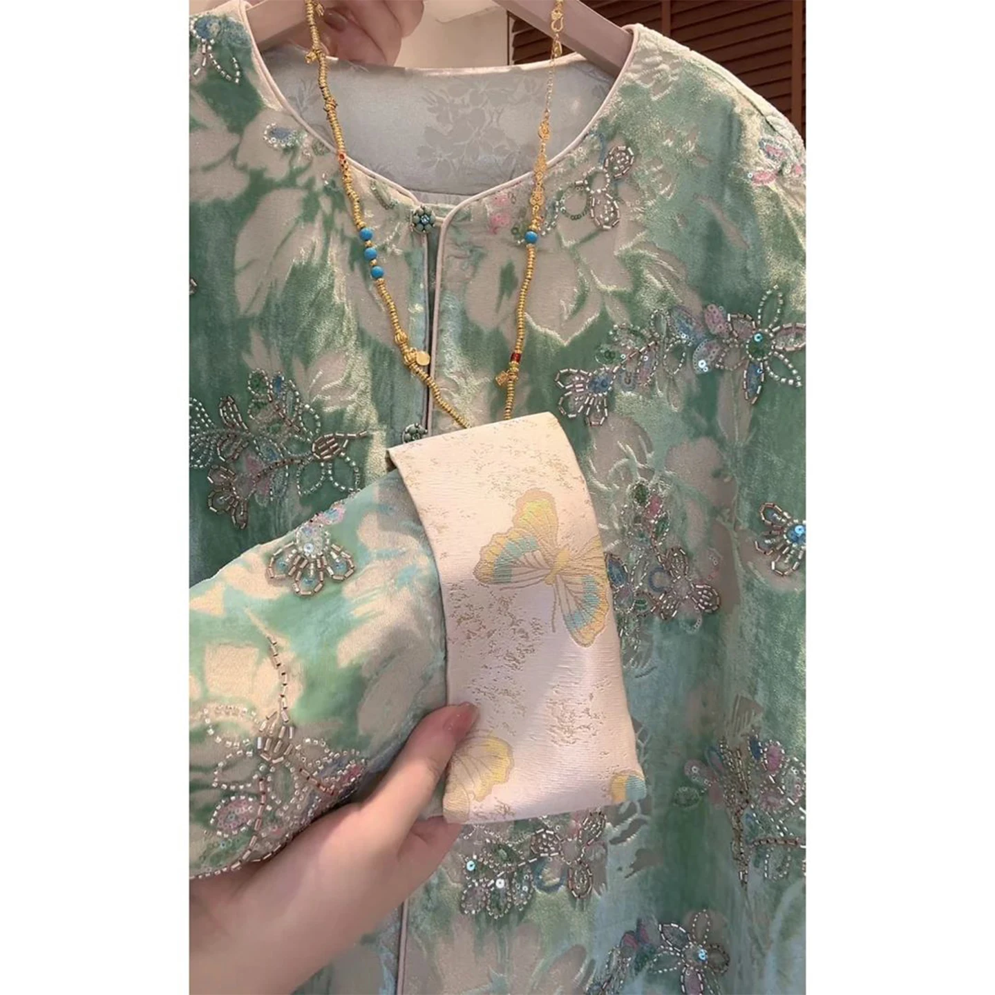 Autumn New O-Neck Contrastive Color Cuffs Chinese Style Handmade Button Silk+Velvet Sequin Beading Embroidery Women's Coat S-XL