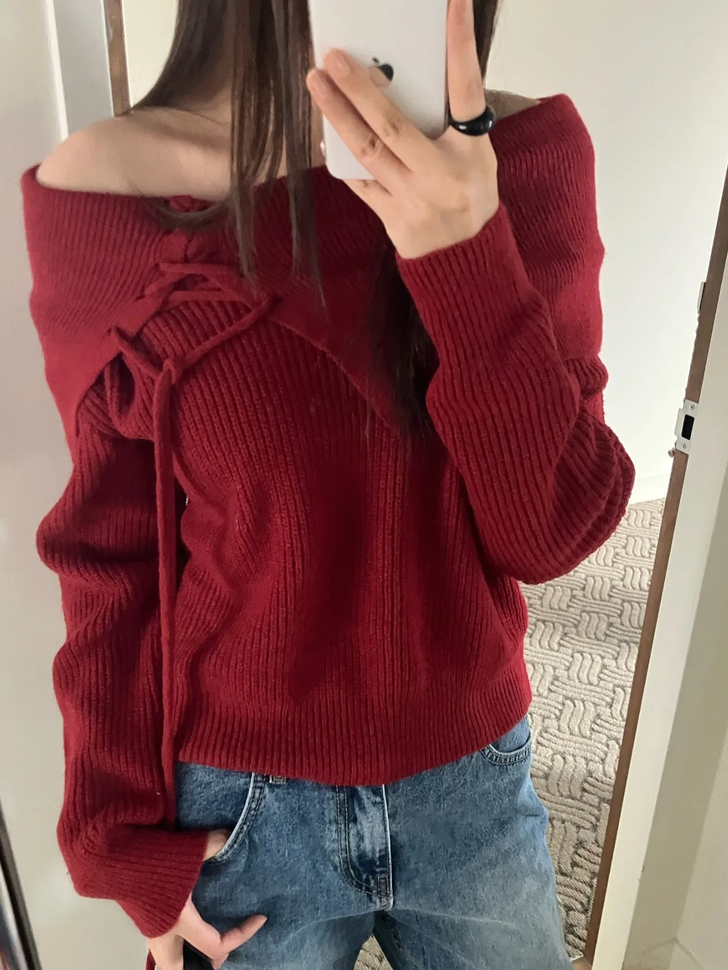 

Red Knitted Sweater Chic Winter Design One-oulder Long Sve Women's Top Faionable Lobone Bight Pure E-commerce