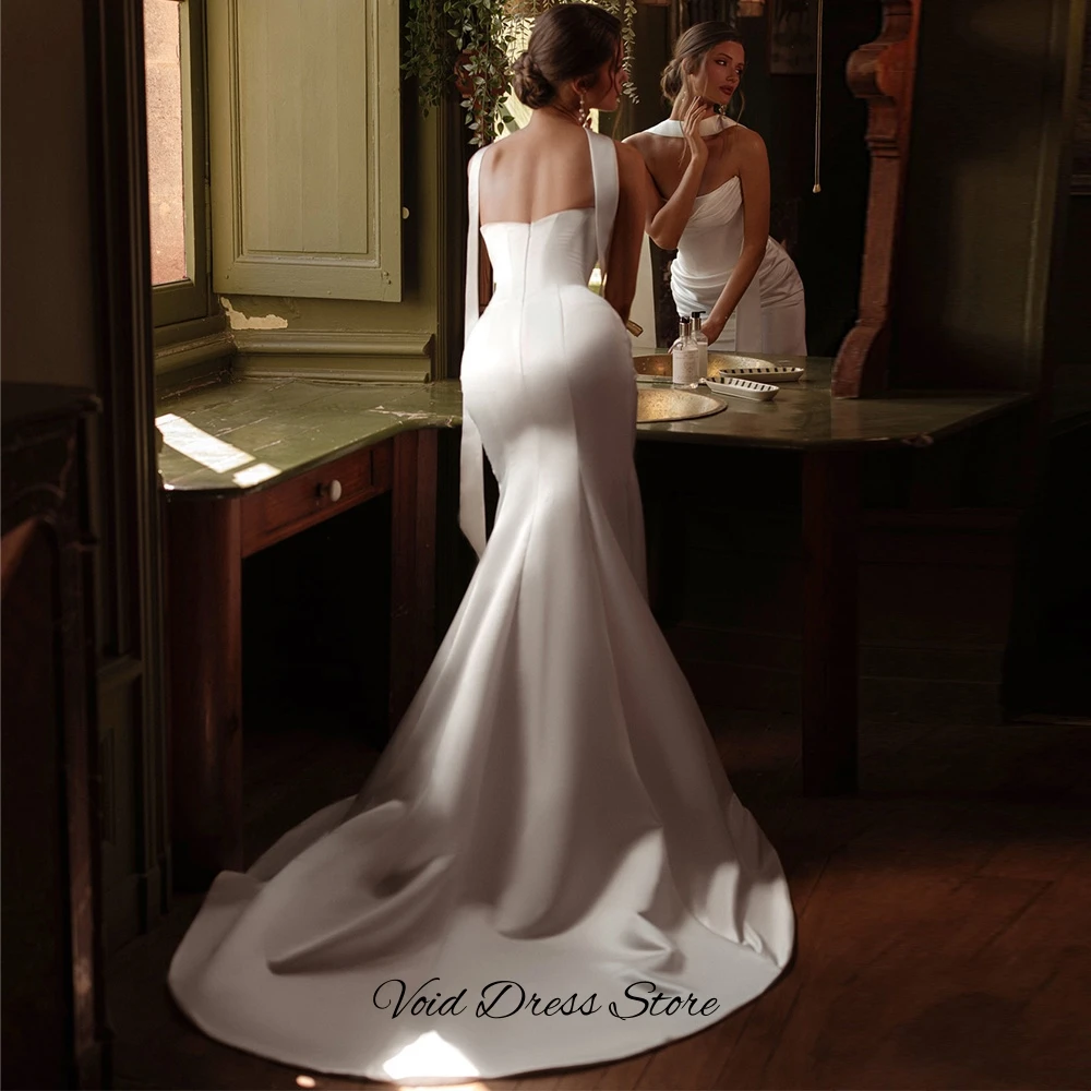 Classic Pure White Satin Customized Wedding Dress Elegant Mermaid Ruched Bridal Gowns Dreamy Strapless Sleeveless Robe de mariée
