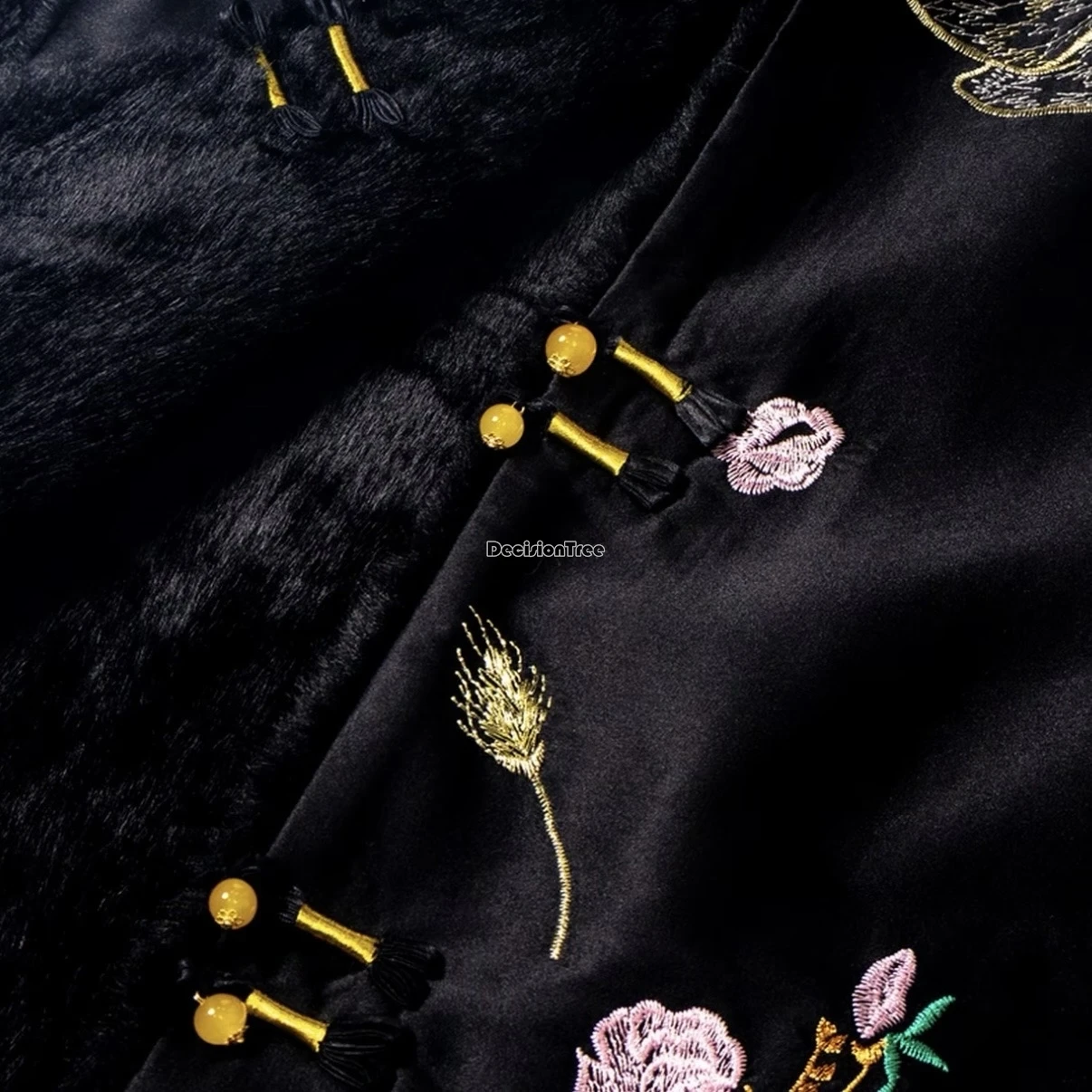 سترة مطرزة فضفاضة وسميكة على الطراز الوطني الصيني الجديد لعام 2025 سترة مزدوجة الارتداء بياقة واقفة بدون أكمام سترة شيونغسام للنساء