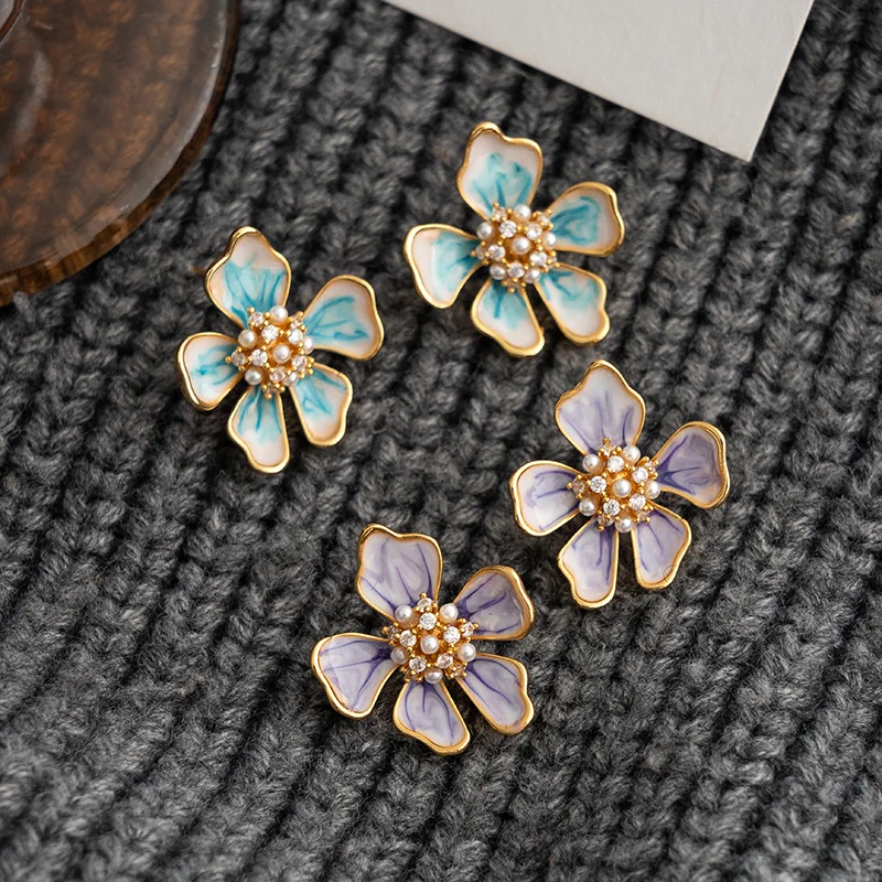 أقراط على شكل زهرة من اللؤلؤ الطبيعي للنساء أقراط بتصميم عتيق ومتخصص إكسسوارات أذن على الطراز الصيني الجديد