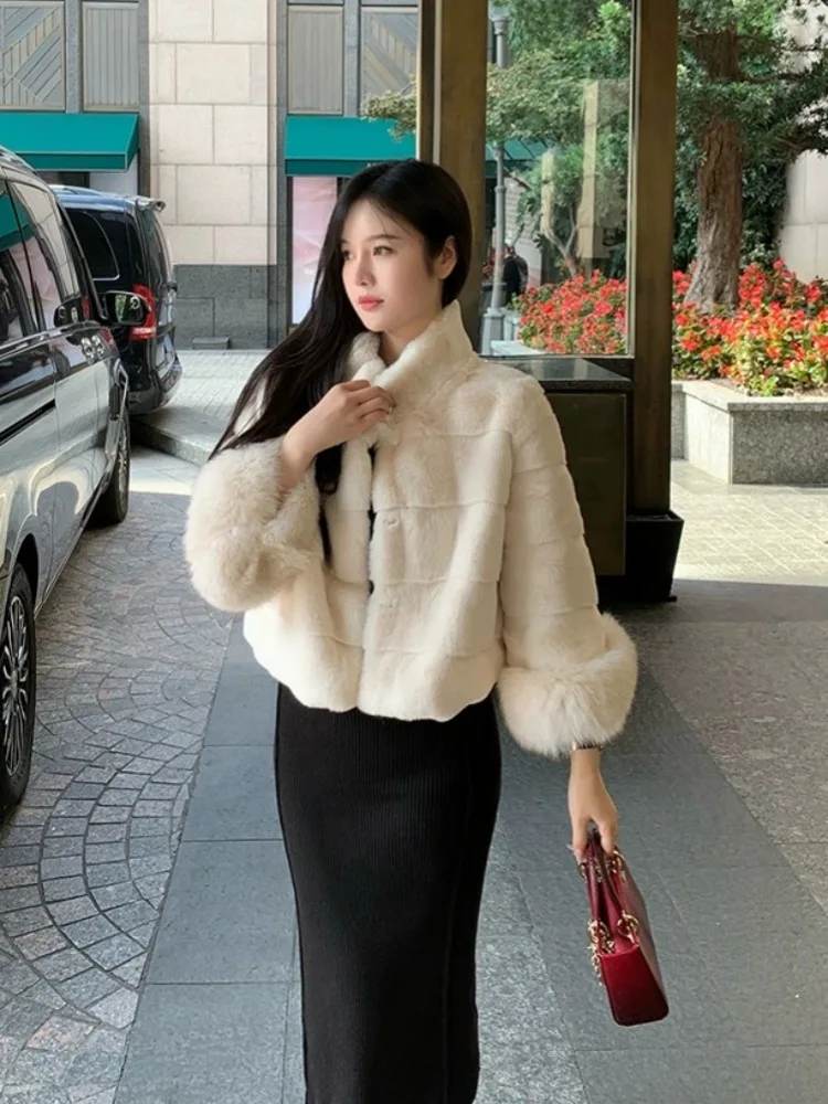 شتاء جديد حلو عصري قصير اجتماعي فرو صناعي أنيق لطيف بلون سادة للتنقل ناعم مريح دافئ ملابس خارجية نسائية