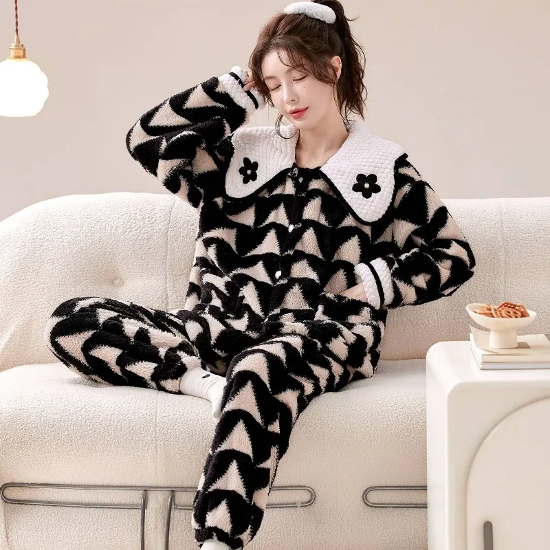 Famale Flannel Loungewear Autumn Winter Pajamas Loose Size Girls Sleepwear Suit Women's Sweet Coral Velvet Home Clothing Set