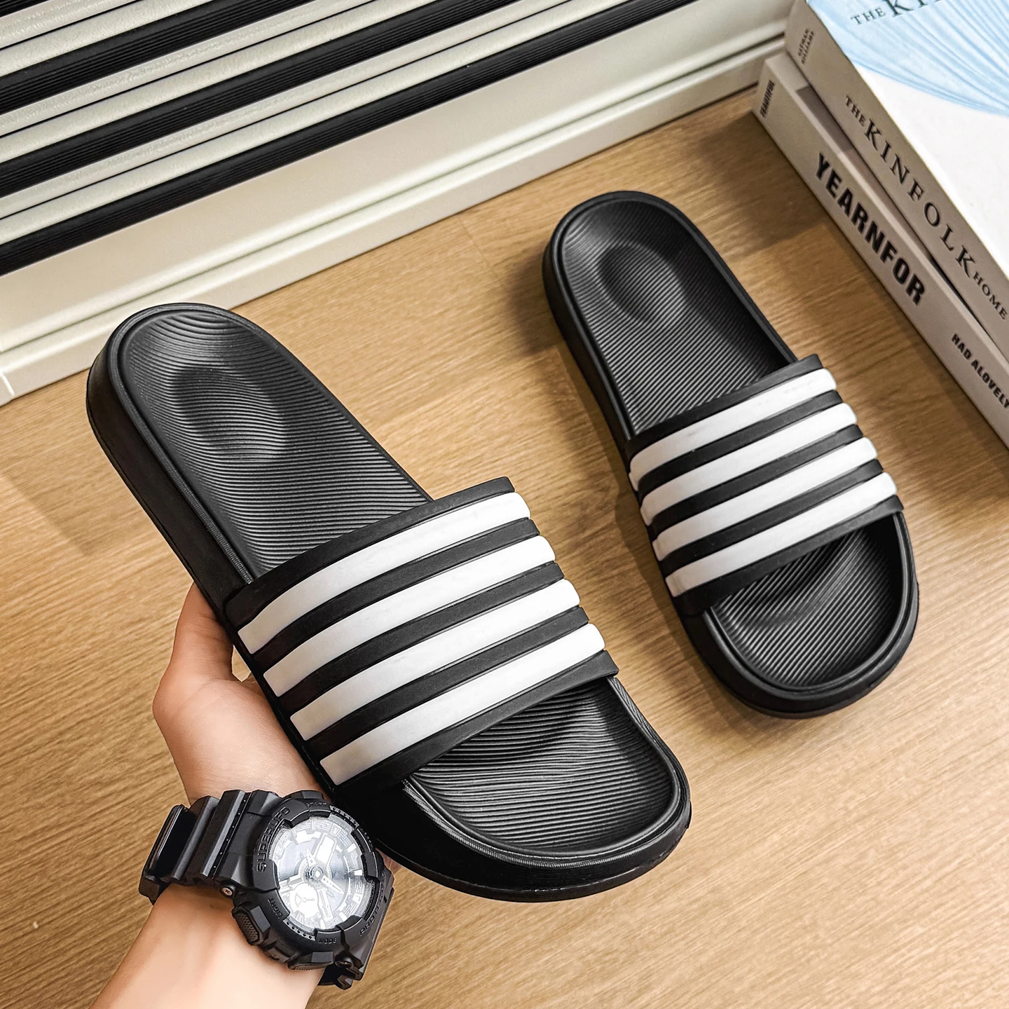 

Classic men's slippers soft anti-slip wear-resistant massage sole sandals men's summer indoor and outdoor beach shoes 46 47
