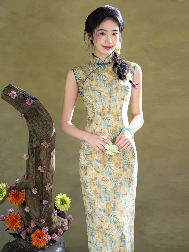 

Young Women's Sleeveless Floral Print Elegant Retro Style Unique Beauty New Chinese Style Long Qipao Spring Summer