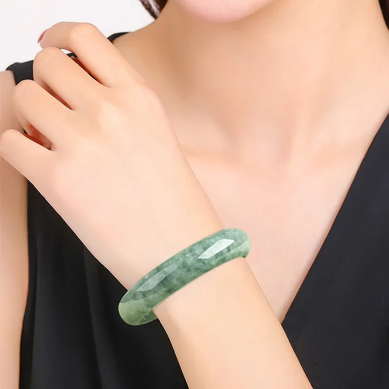 

Hand Carved /Natural Jade A Bean Green Positive Circle Girl Bangles Women Bracelet Fine Jewelry Beauty Fashion Charm Accessories