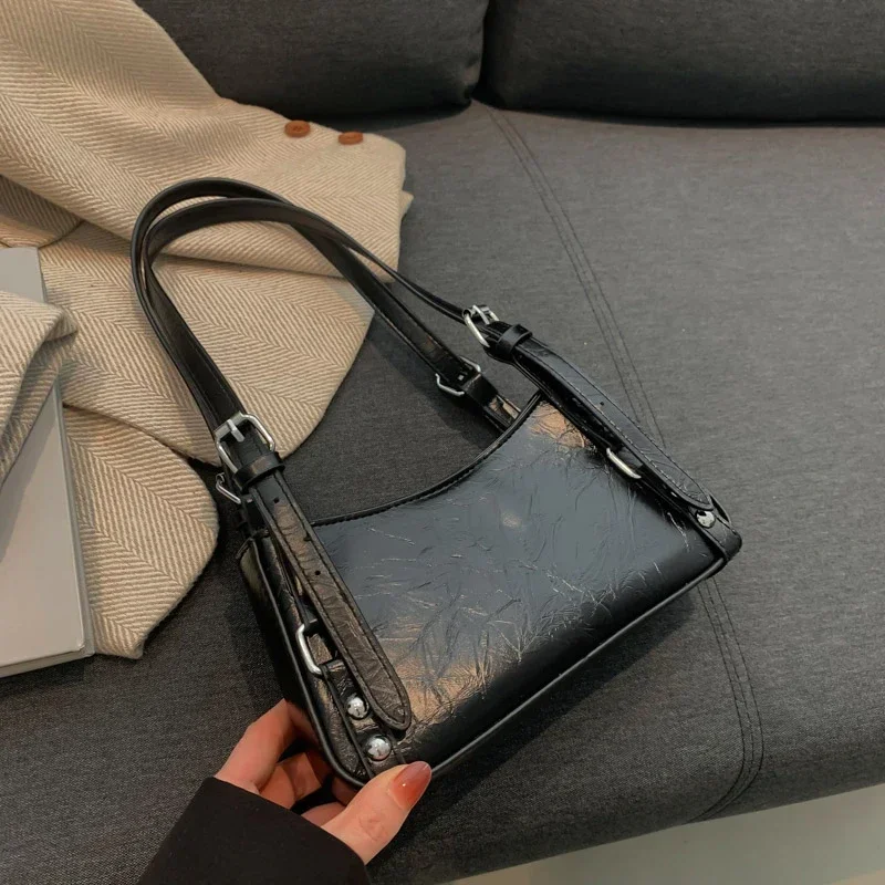 

High quality package shipping new locomotive style retro oil leather underarm shoulder bag fashionable commutingversatilehandbag