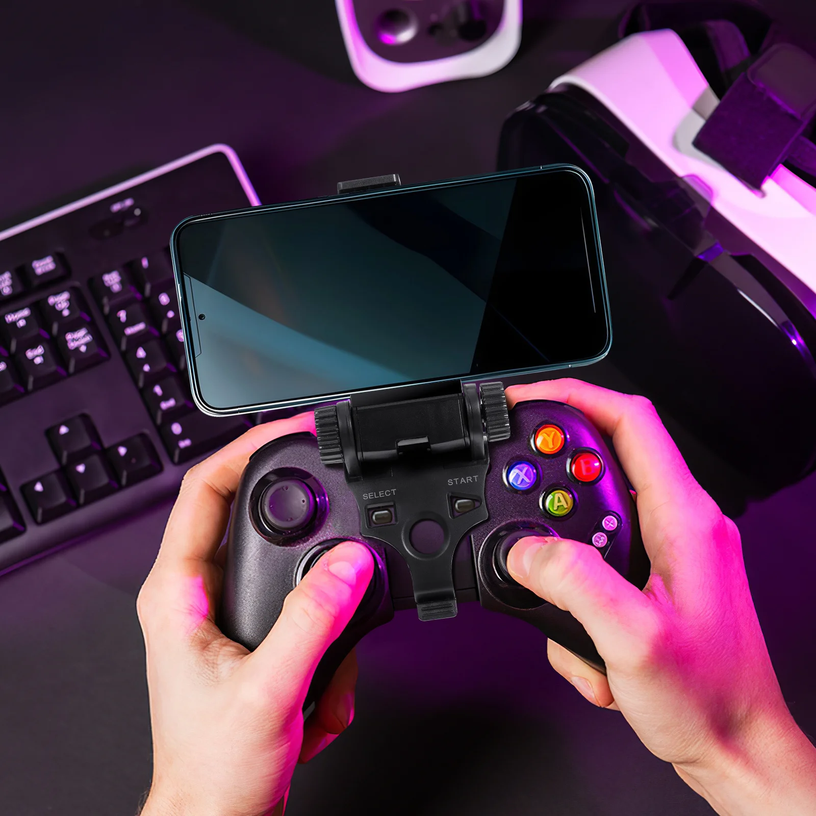 

Black Game Controller Clip for Smartphone Multi-Functional Sturdy -Friendly ABS Game Controller Holder