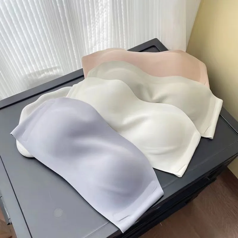 

traceless underwear for women in summer, one-piece glossy small breasts gathered to show large breasts to prevent sagging and co