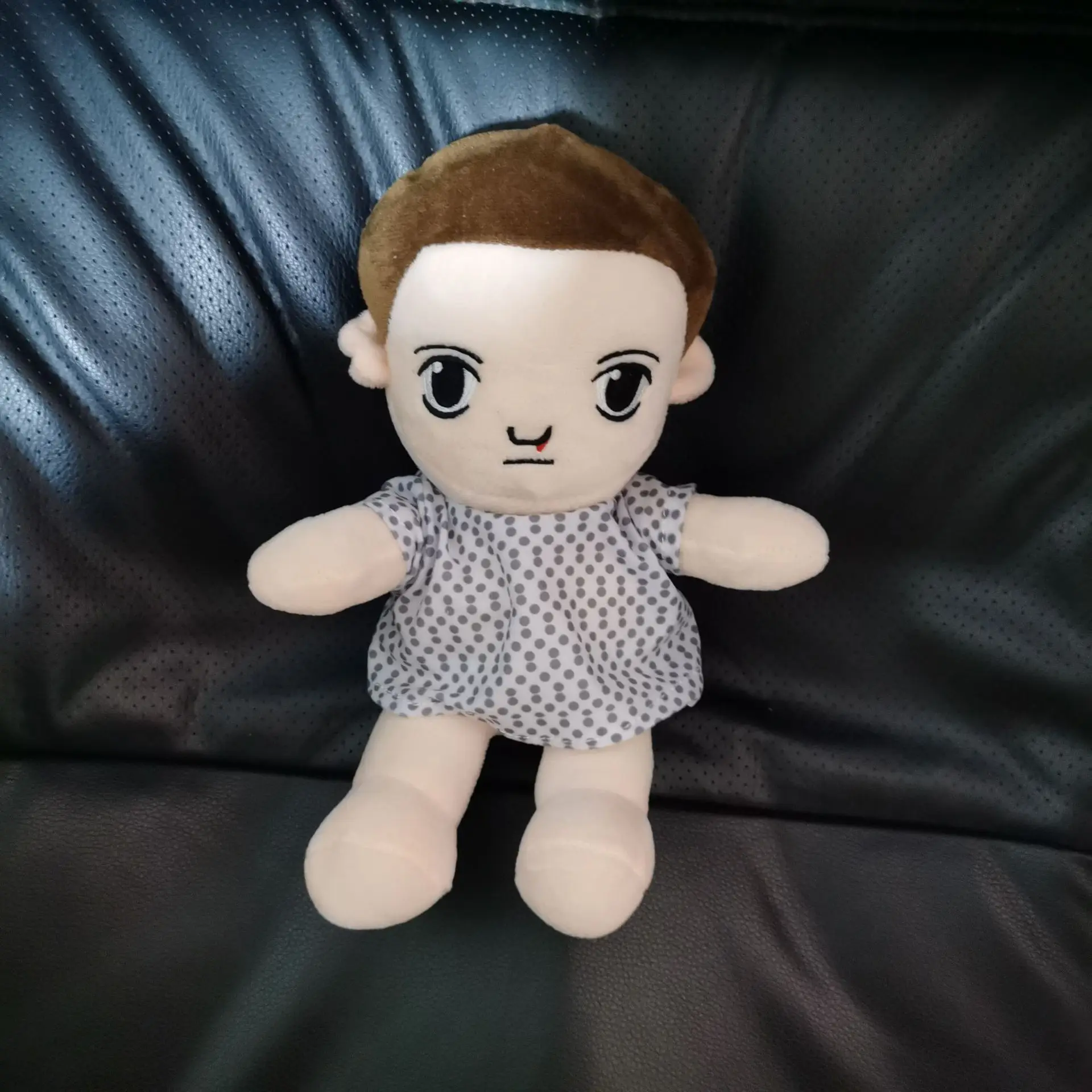 Disponibile personaggi del gioco dei cartoni animati giocattoli di peluche carino 11 uomini che mangiano bambole di pezza di fiori regali di festa per ragazzi e ragazze Capodanno