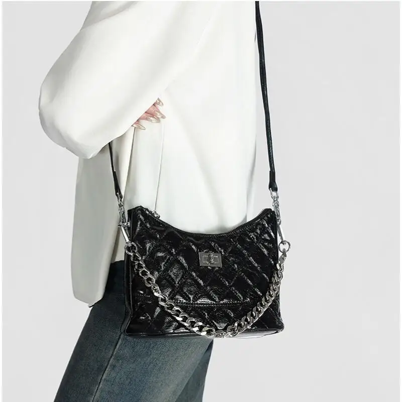 

Women's Top Layer Cowhide Versatile New Crossbody Bucket Bag Diamond Chain Bag Simple Armpit Genuine Leather Luxury Designer Bag