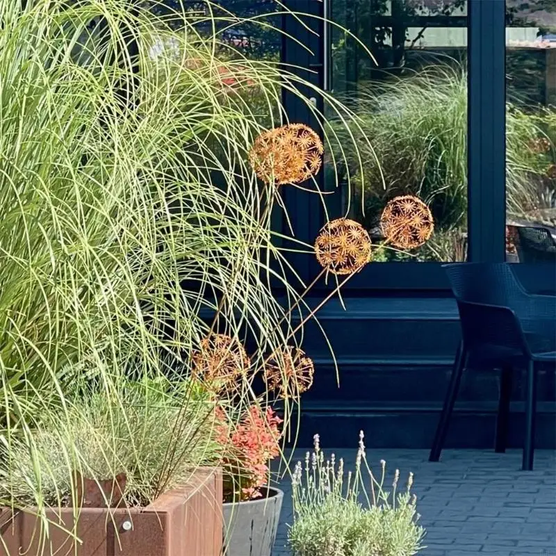 

2025 New Rusty Garden Decorative Stakes Metal Flowers Garden Decoration Plant Pot Decorations for Indoor Outdoor Backyard