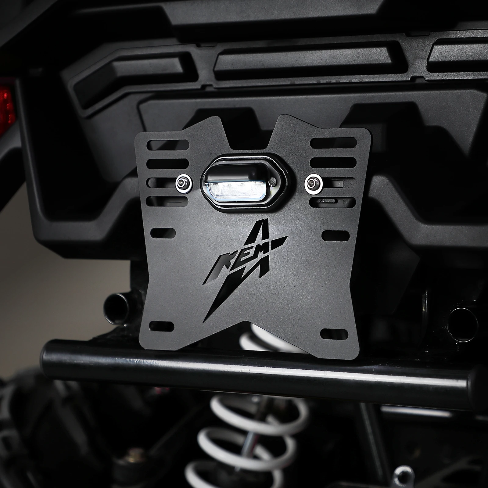 KEMIMOTO الألومنيوم لوحة ترخيص مُضاء ليد حامل مع 6 أضواء مشرقة العالمي صالح ل UTV ATV SXS عربة جولف المشبك جبل لكاواساكي