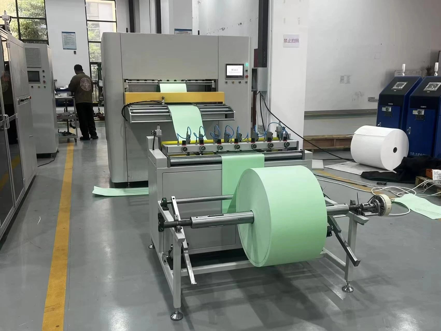 High Quality Paper Slitting Machine A4 Paper Cutter Automatic Paper Slitting Rewinding Packaging Production Line for Poland