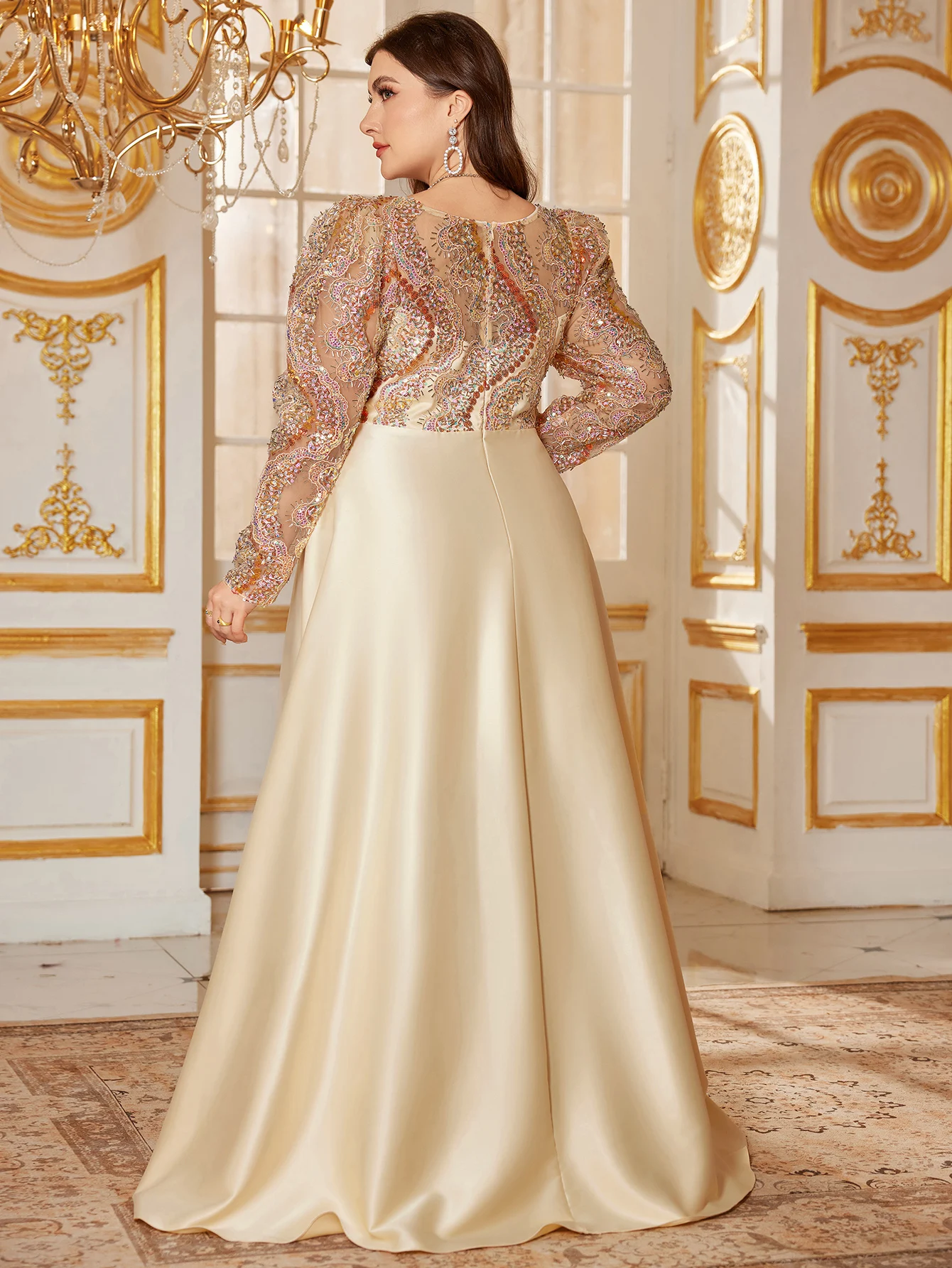 فستان UNITHORSE بتطريز ترتر مت - مراجعة Embroidery Gradient وسعره