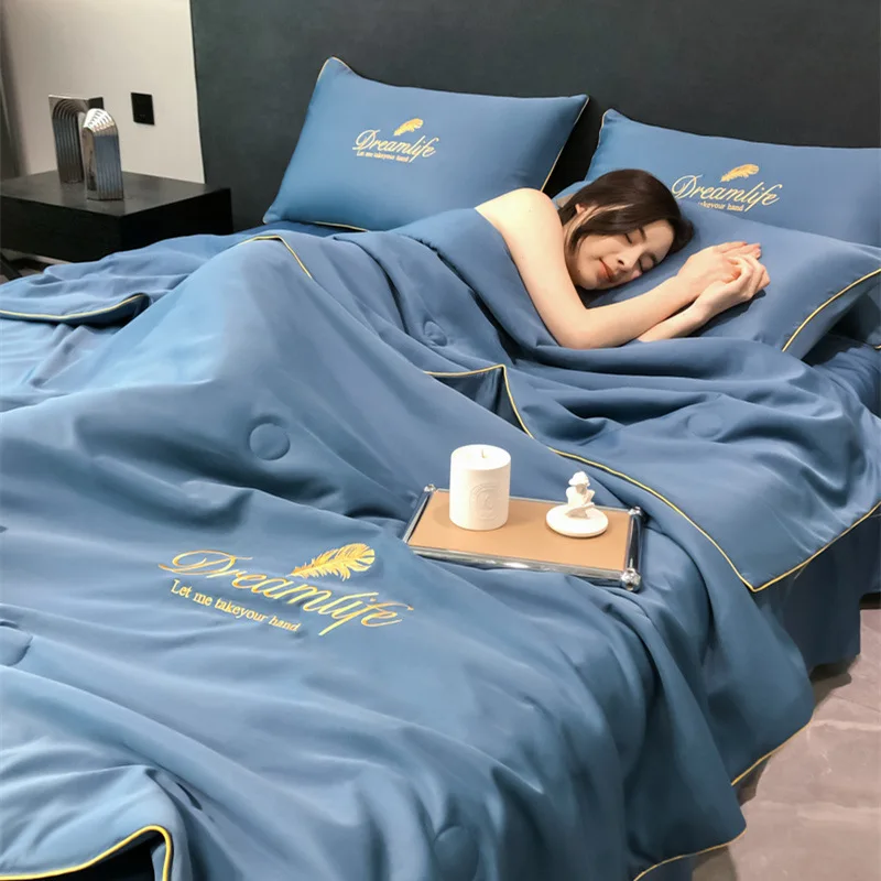 Summer Faux Silk Embroidery Cooling Quilt Soft Satin Air-Conditioned Quilts for Home Office Lightweight Breathable Silky Blanket