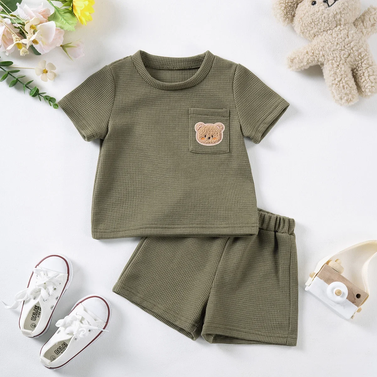 2024 Summer New Kids Suit Toddler Boys Girls Solid Colour Suit Cute Bear Short Sleeve + Breathable Shorts 2pcs Comfortable